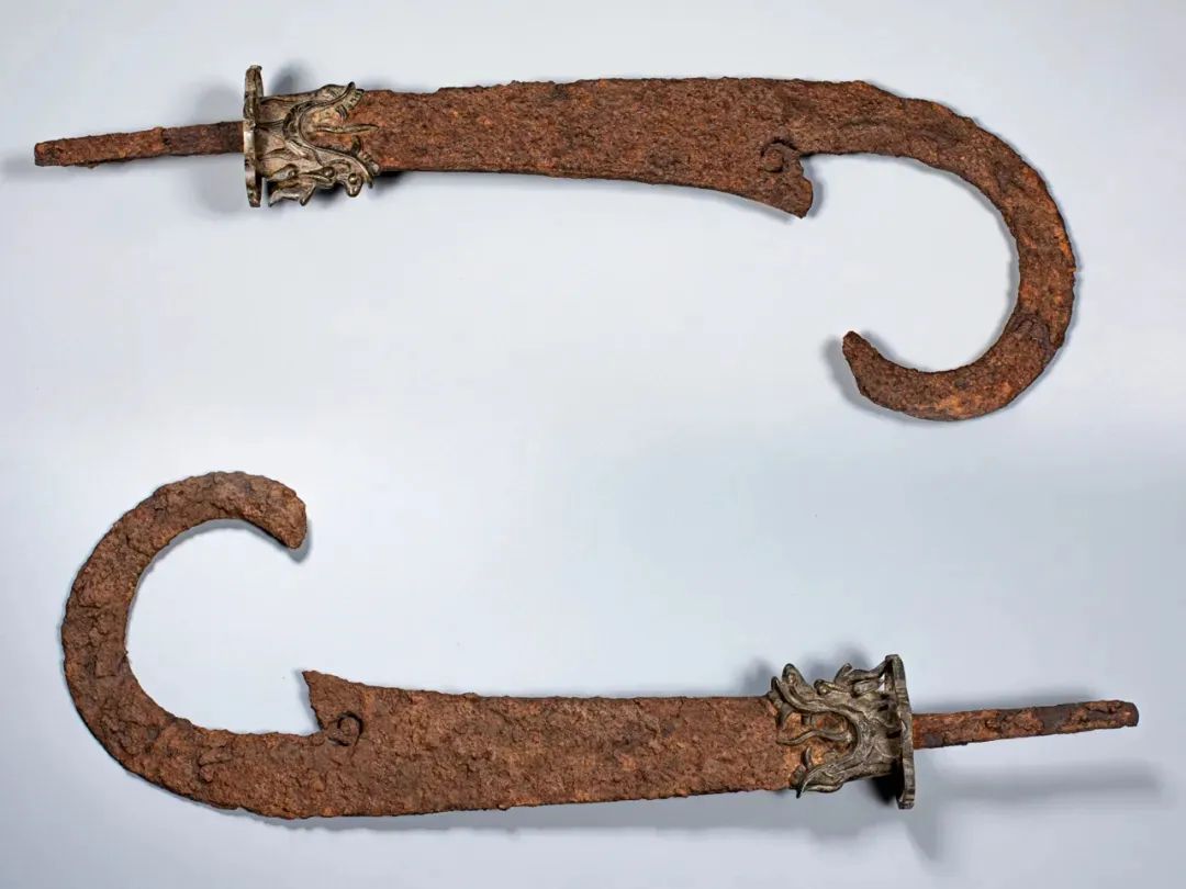 仪仗龙吞口偃月双刀&nbsp;宋(单刀)长80cm 最宽30cm