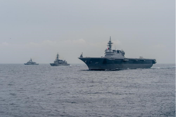 日本海上自卫队参加多国联合演习。