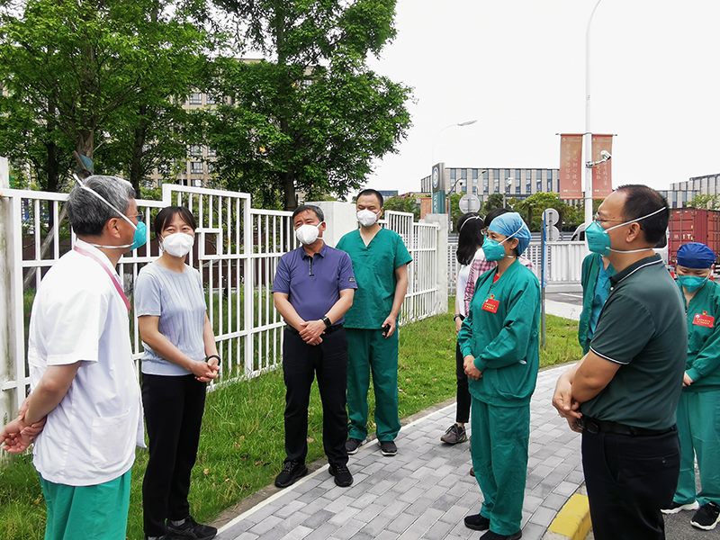 国家中医药管理局医政司副司长邴媛媛慰问河南中医药大学第一附属医院