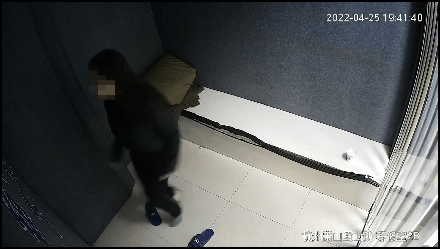 女子被抓，竟在派出所跳“本草纲目”…休闲区蓝鸢梦想 - Www.slyday.coM