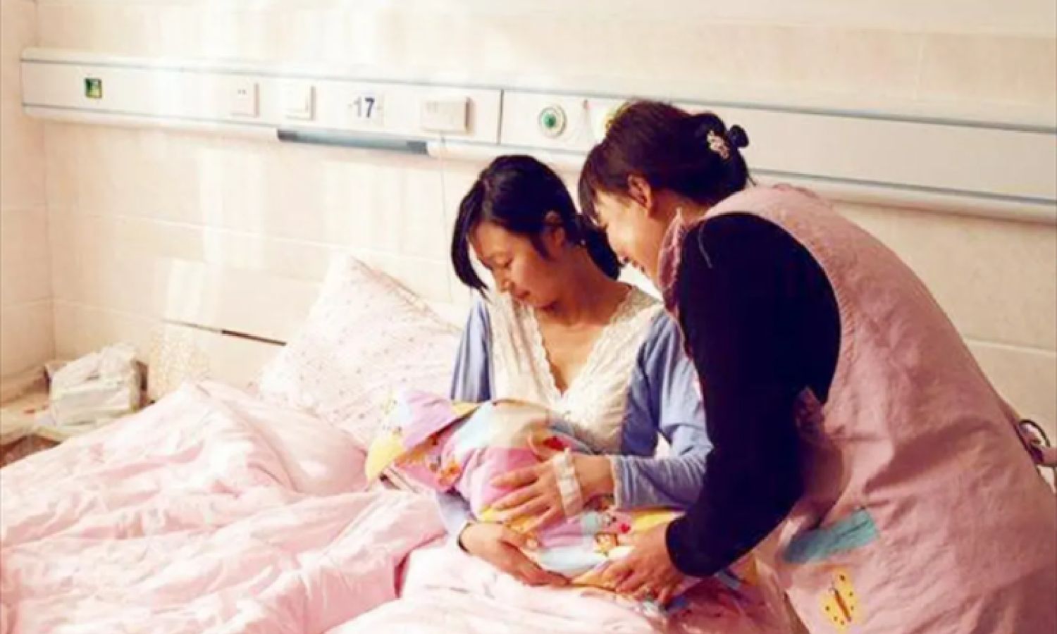 当宝宝发出这4种信号,说明他真的吃饱了,警惕过度喂养的坑休闲区蓝鸢梦想 - Www.slyday.coM 当宝宝发出这4种信号,说明他真的吃饱了,警惕过度喂养的坑休闲区蓝鸢梦想 - Www.slyday.coM