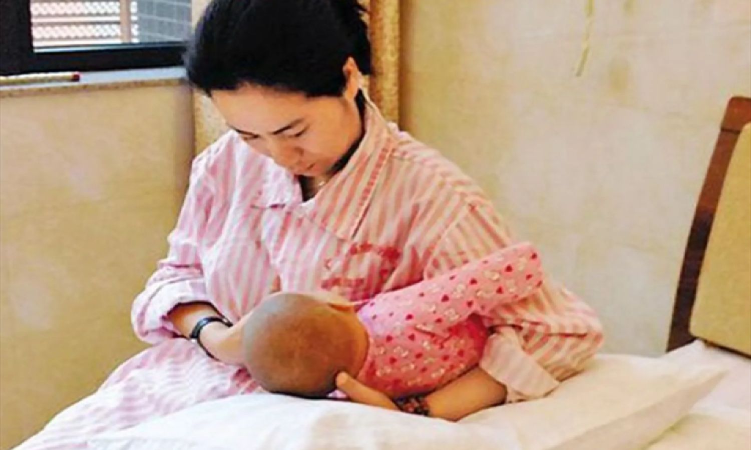 当宝宝发出这4种信号,说明他真的吃饱了,警惕过度喂养的坑休闲区蓝鸢梦想 - Www.slyday.coM 当宝宝发出这4种信号,说明他真的吃饱了,警惕过度喂养的坑休闲区蓝鸢梦想 - Www.slyday.coM