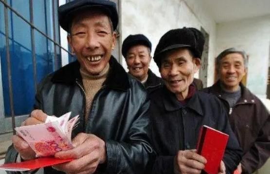 “最低档”社保缴满15年,等到60岁退休后,能领到多少养老金?休闲区蓝鸢梦想 - Www.slyday.coM “最低档”社保缴满15年,等到60岁退休后,能领到多少养老金?休闲区蓝鸢梦想 - Www.slyday.coM