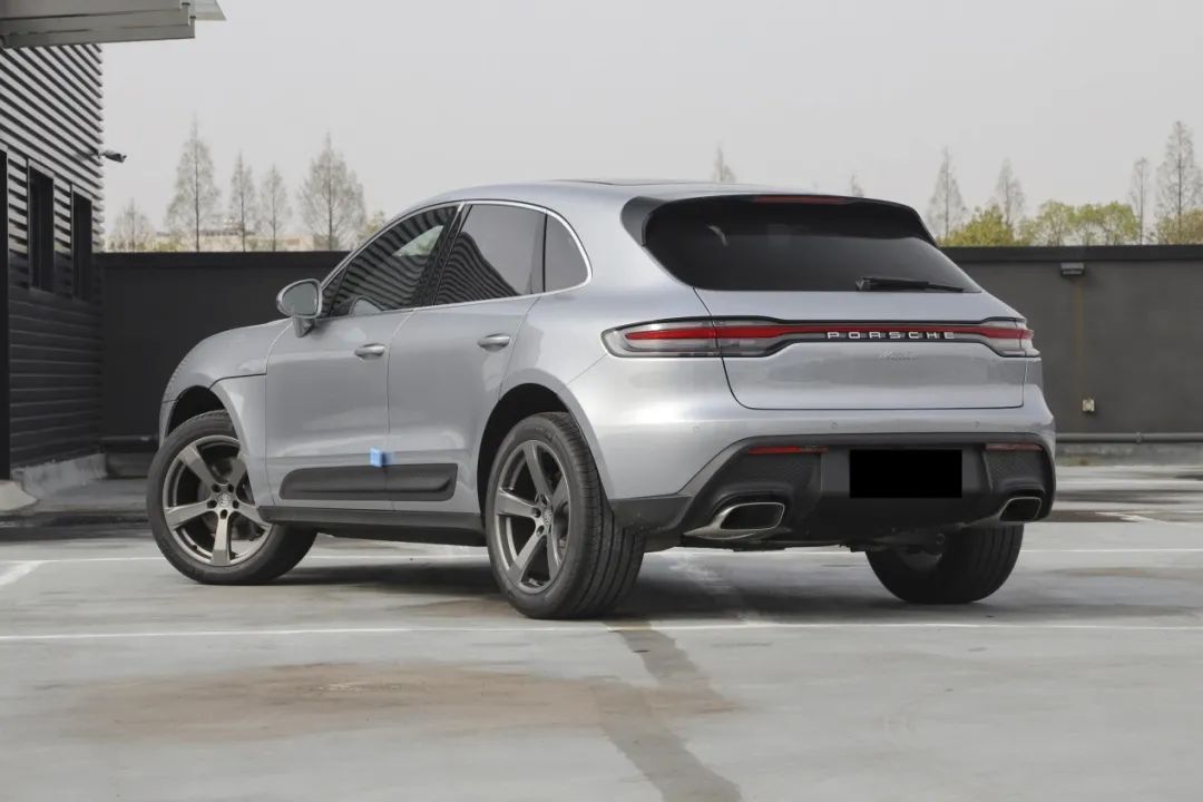 不盲目跟风BBA，这几款“另类”豪华SUV开上路一样抢眼