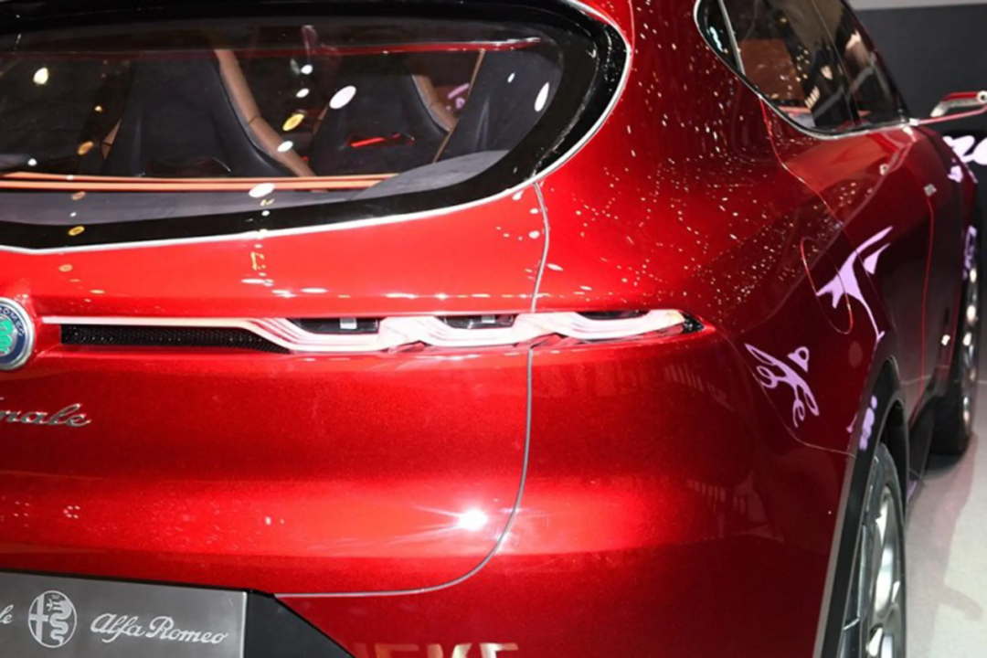 不盲目跟风BBA，这几款“另类”豪华SUV开上路一样抢眼