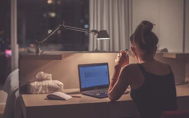 晚上几点睡才算“熬夜”?专家解释:大多数人,都想错了休闲区蓝鸢梦想 - Www.slyday.coM 晚上几点睡才算“熬夜”?专家解释:大多数人,都想错了休闲区蓝鸢梦想 - Www.slyday.coM