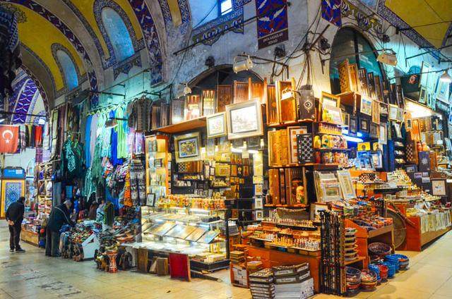 琳琅满目的商品这个购物街有上千年历史成为网红景点