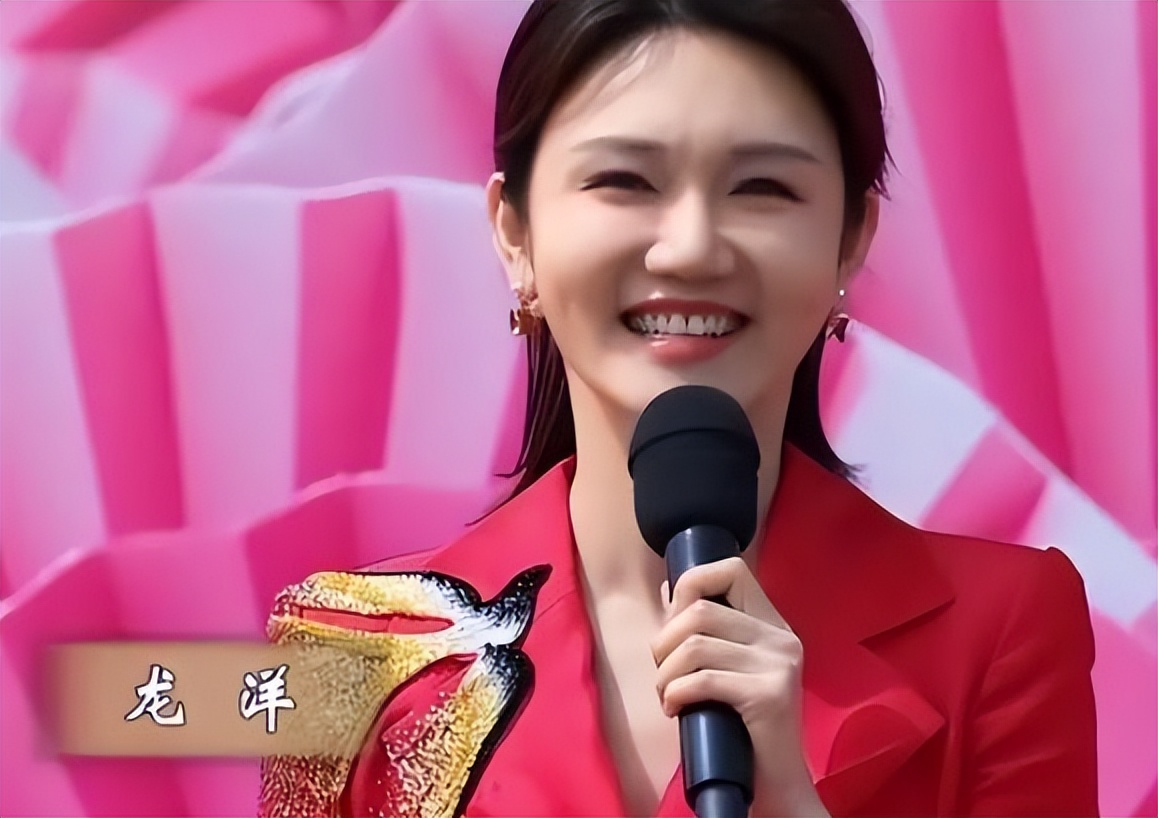 龙洋真有了范穿白裙逆袭成央视花旦梳大背头气场全开