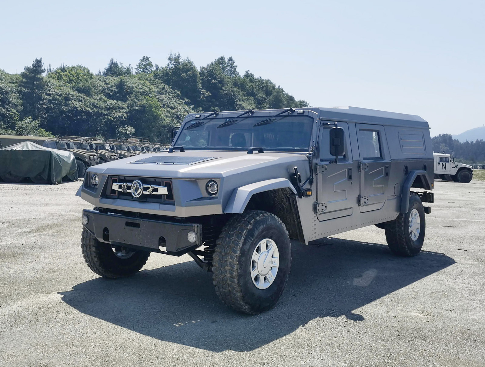 国产最强越野车,进藏穿越神器,搭载4.0t柴油动力,东风猛士m50-新浪汽