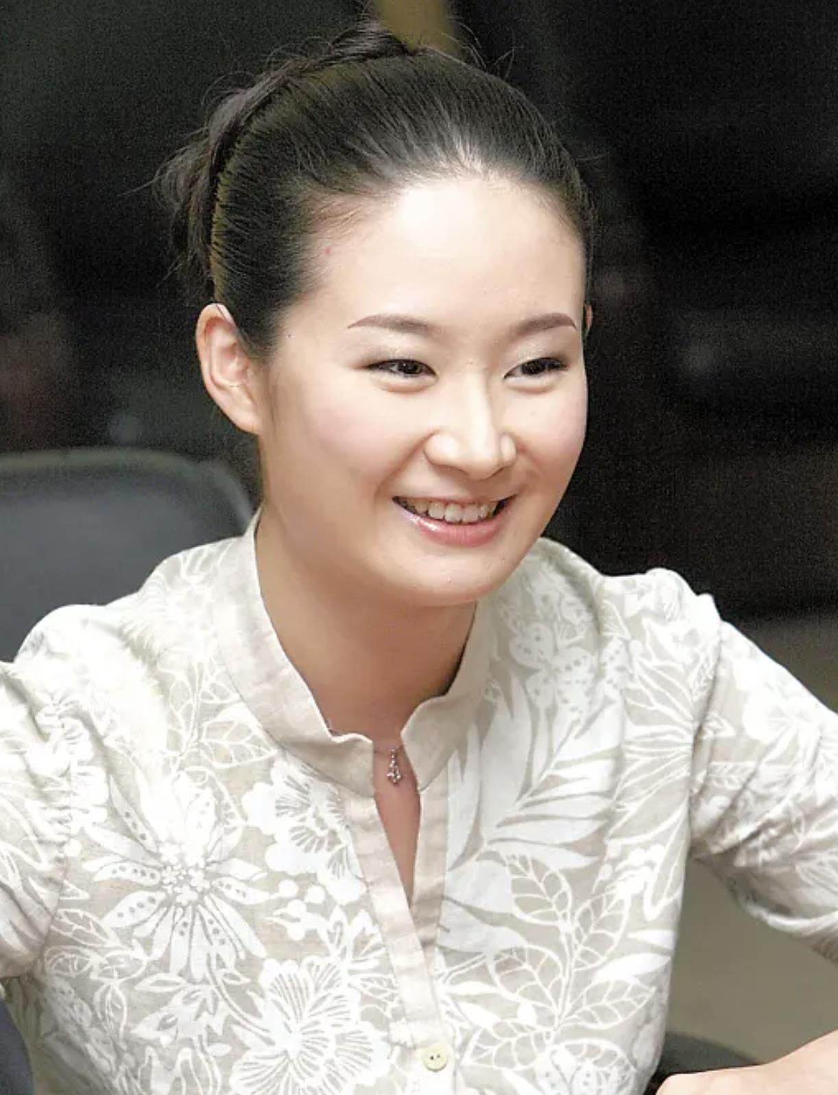 12年后再看王亚彬,当年辞演"王小蒙",或许是个对的选择__财经头条