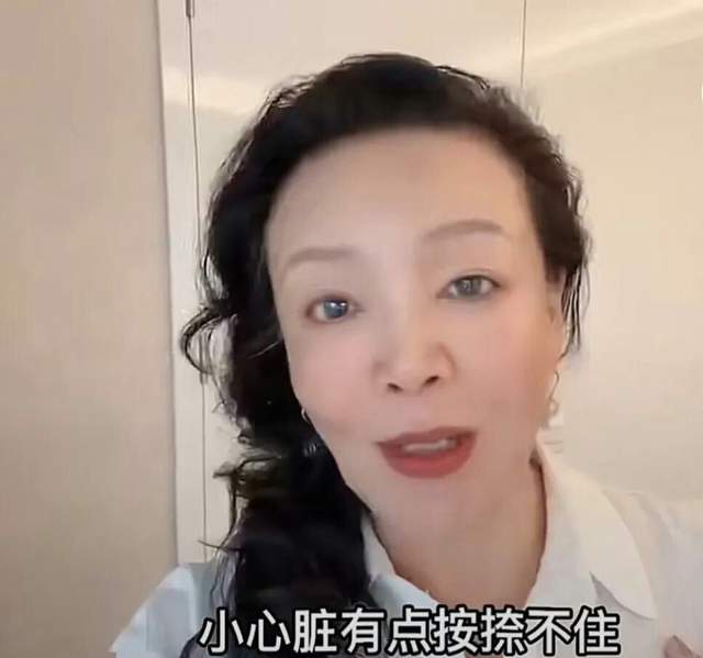 汪小菲妈妈张兰晒母亲节礼物，不是名牌包鲜花，而是他的短信祝福休闲区蓝鸢梦想 - Www.slyday.coM