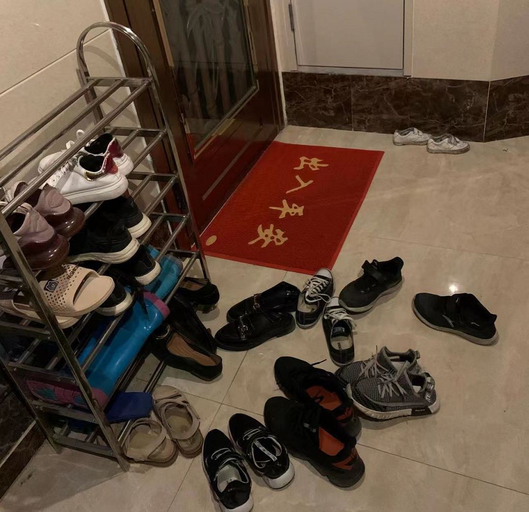 千金买邻鞋柜放楼道砌地台碰到这样的奇葩邻居也是醉了
