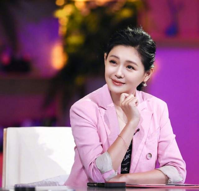 汪小菲妈妈张兰晒母亲节礼物，不是名牌包鲜花，而是他的短信祝福休闲区蓝鸢梦想 - Www.slyday.coM