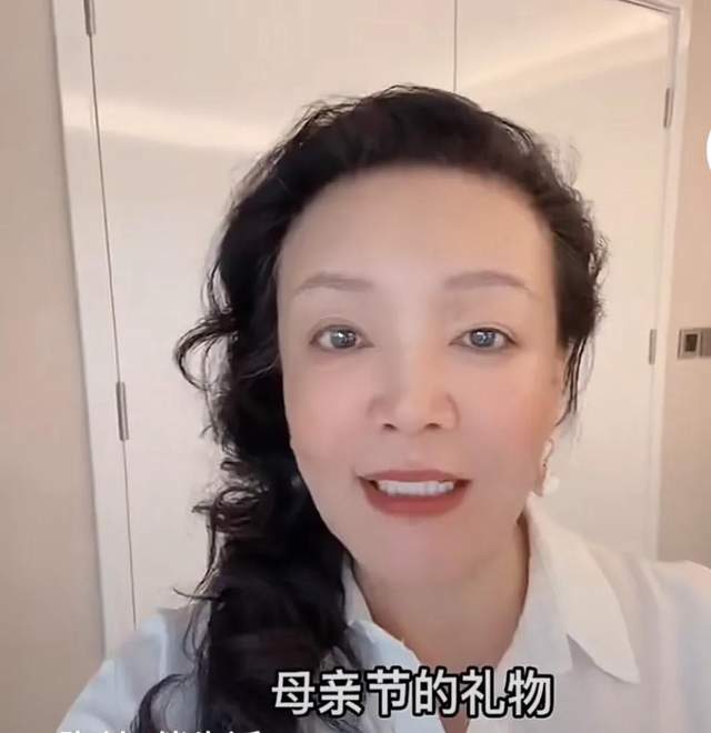 汪小菲妈妈张兰晒母亲节礼物，不是名牌包鲜花，而是他的短信祝福休闲区蓝鸢梦想 - Www.slyday.coM