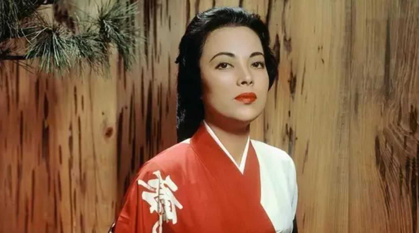 美女汉奸被判死刑临刑前亮出真实身份被无罪释放活到2014年