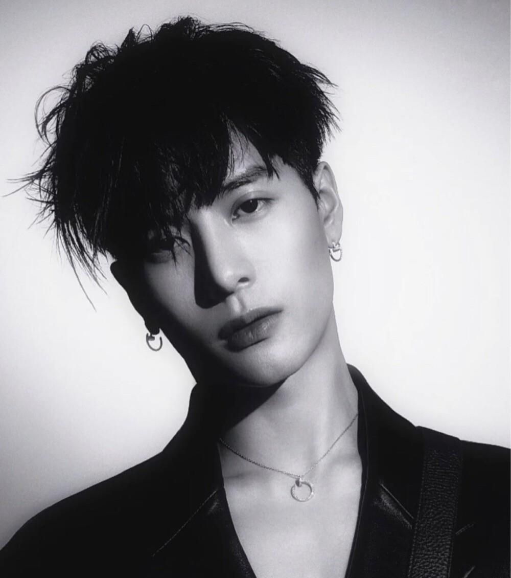 got7全员加入华纳保留组合名重新出道华纳用四种语言进行官宣