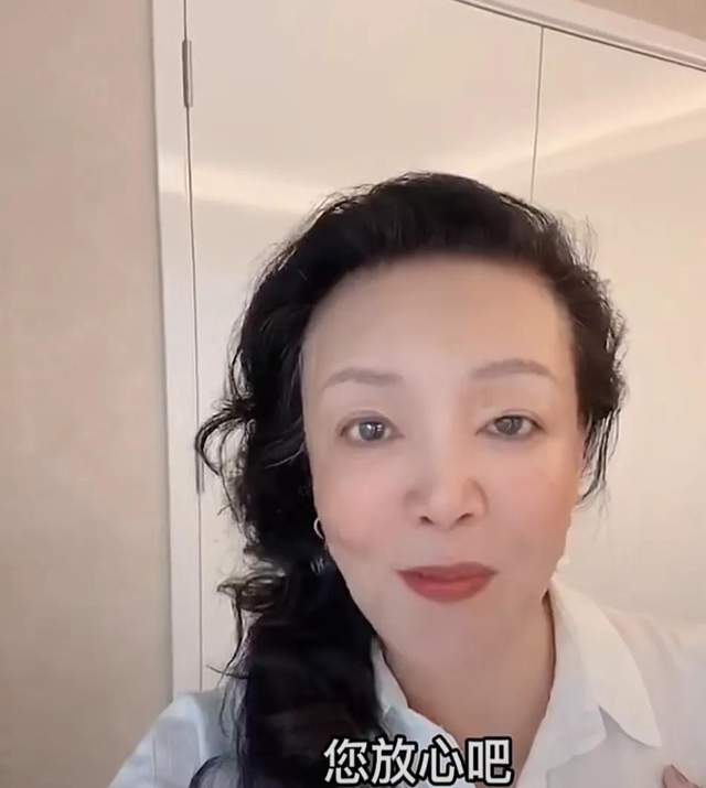 汪小菲妈妈张兰晒母亲节礼物，不是名牌包鲜花，而是他的短信祝福休闲区蓝鸢梦想 - Www.slyday.coM