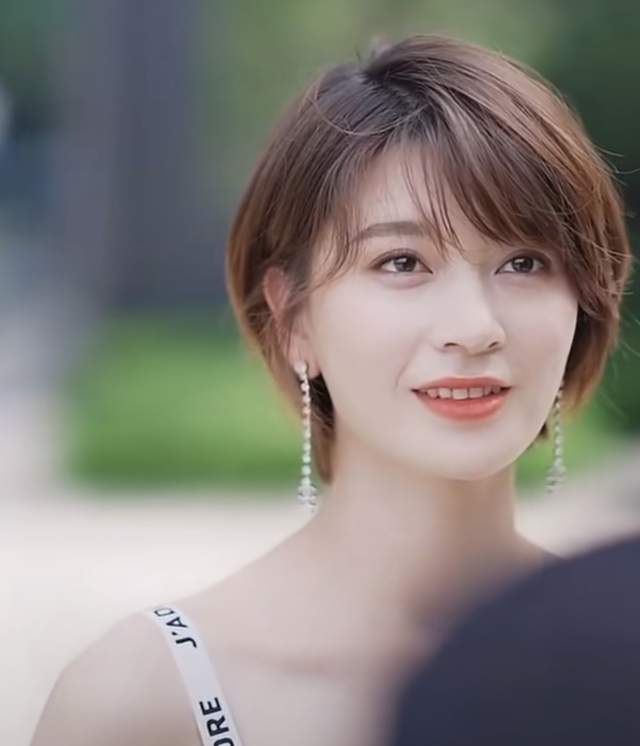 没复婚李雅男前妻称自己还在努力直播时泪洒现场惹人心疼