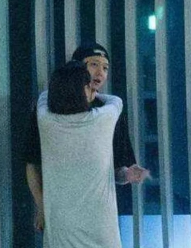 红着红着就黑了，朴有天怎么就走到今天的这一步呢？休闲区蓝鸢梦想 - Www.slyday.coM