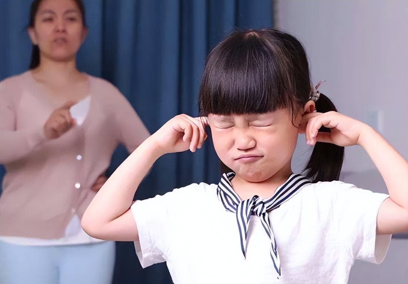 父母好好说话多重要，男孩要求妈妈向自己道歉，并不是无理取闹休闲区蓝鸢梦想 - Www.slyday.coM