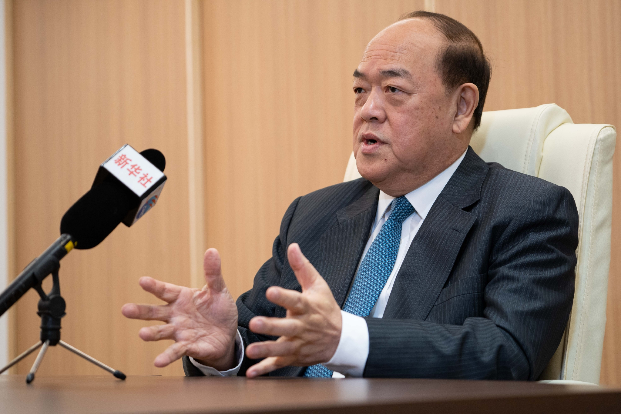 贺一诚祝贺李家超当选香港特别行政区第六任行政长官人选