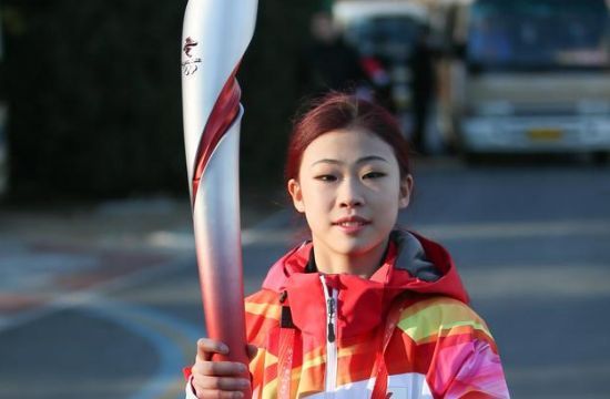 比肩“三套娃”!15岁新星上演“蟹步”,实力不输特鲁索娃休闲区蓝鸢梦想 - Www.slyday.coM