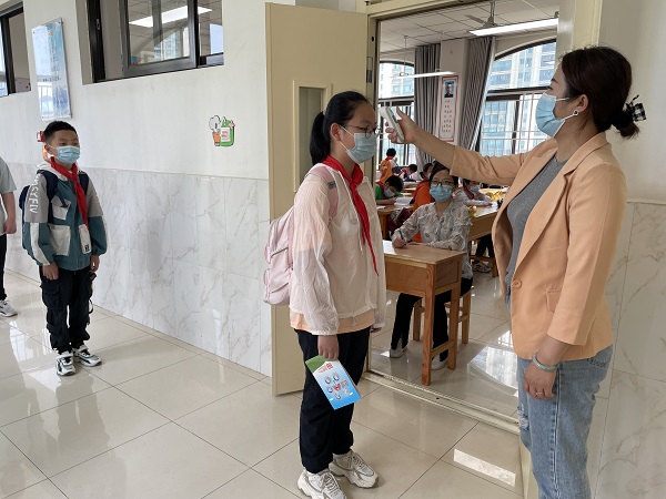 全力以复迎你归来六安市裕安区河西小学返校复学第一天