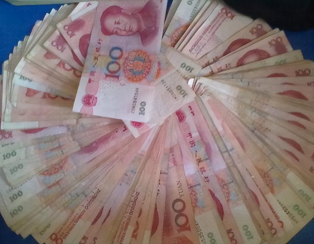 秦绪文自媒体年赚10万每天需要多少钱年赚100万