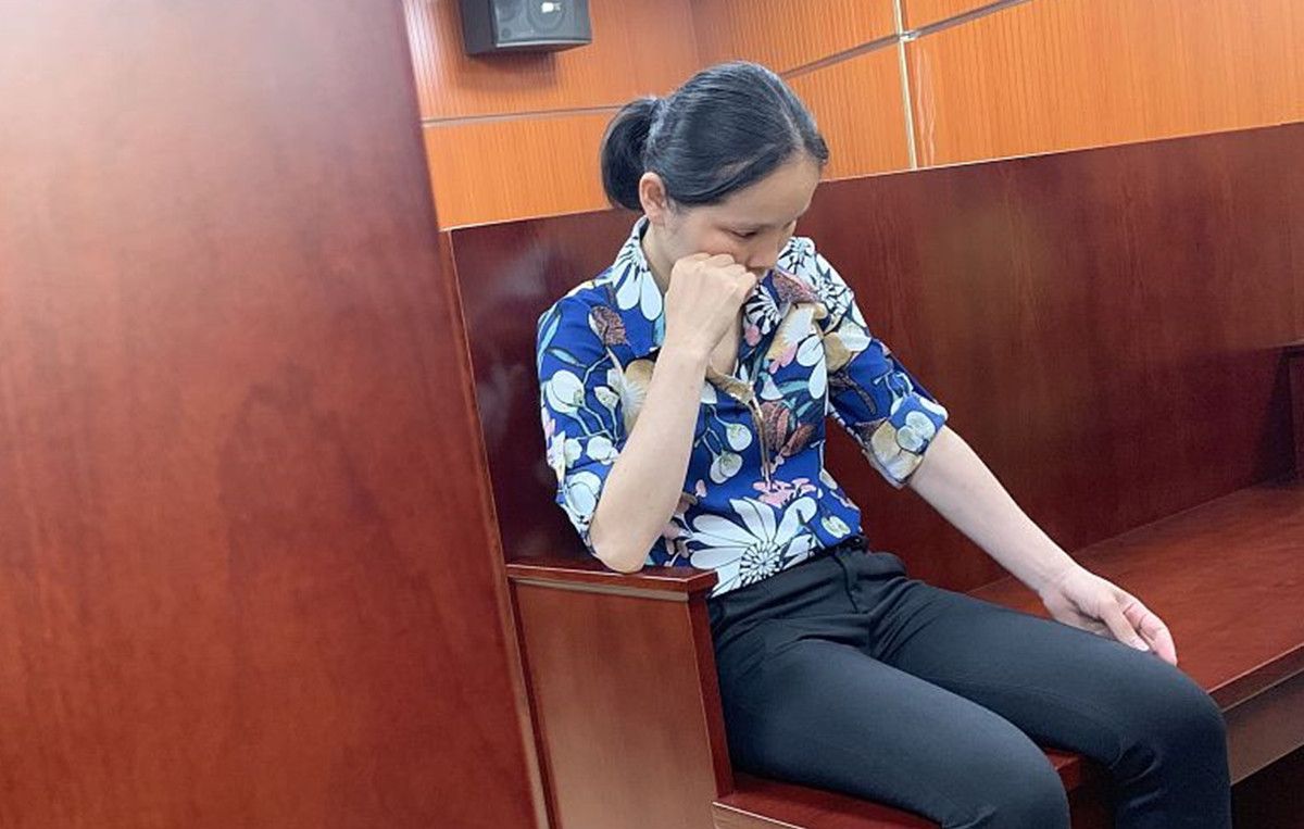 成婚6年得知丈夫是逃犯她送他自首却为他生女和他领结婚证