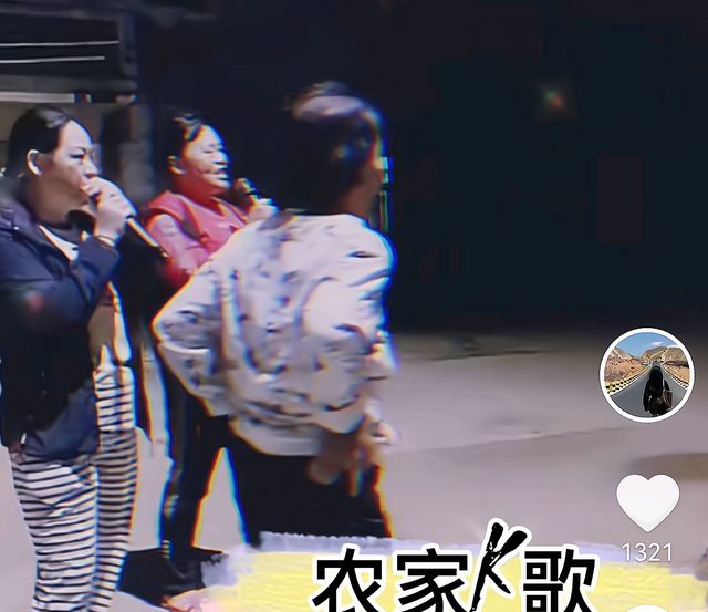 农民艺术家!全红婵妈妈生活丰富多彩,网友:这嗓子可以参加选秀休闲区蓝鸢梦想 - Www.slyday.coM 农民艺术家!全红婵妈妈生活丰富多彩,网友:这嗓子可以参加选秀休闲区蓝鸢梦想 - Www.slyday.coM