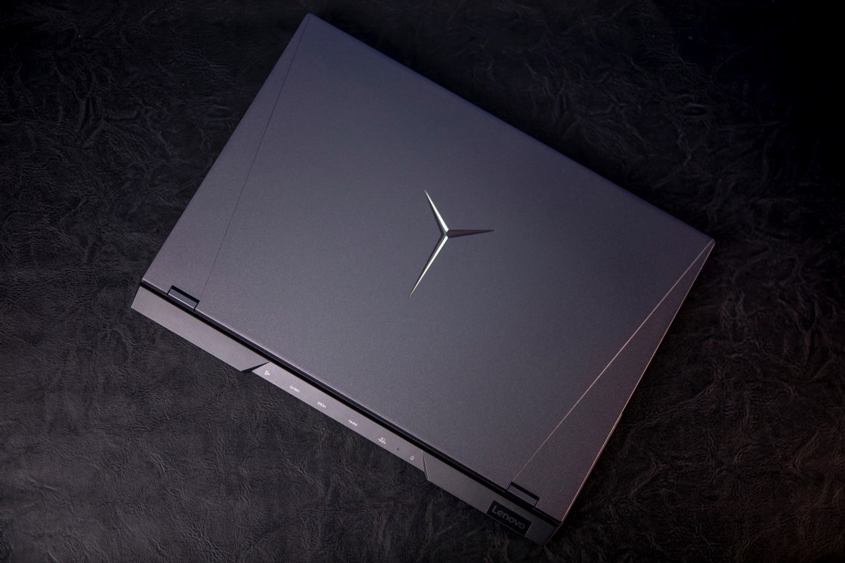 万元级别游戏本拯救者y9000p强在哪