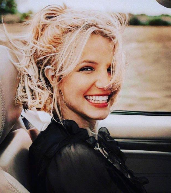 布兰妮官宣婚礼日期，连礼服都订好了，拒绝父亲到婚礼现场休闲区蓝鸢梦想 - Www.slyday.coM