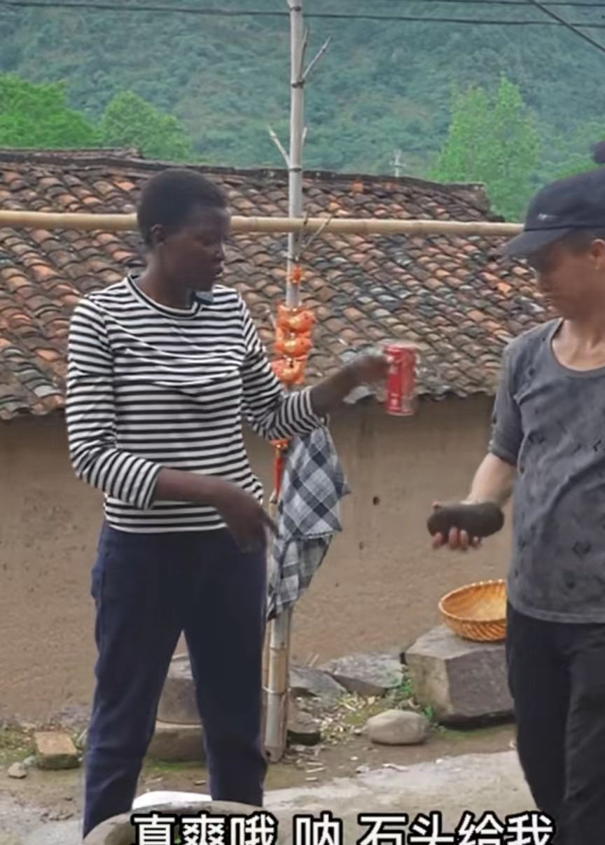 非洲90后女孩，因为爱情嫁30多岁中国农村小伙，收获800万粉丝休闲区蓝鸢梦想 - Www.slyday.coM