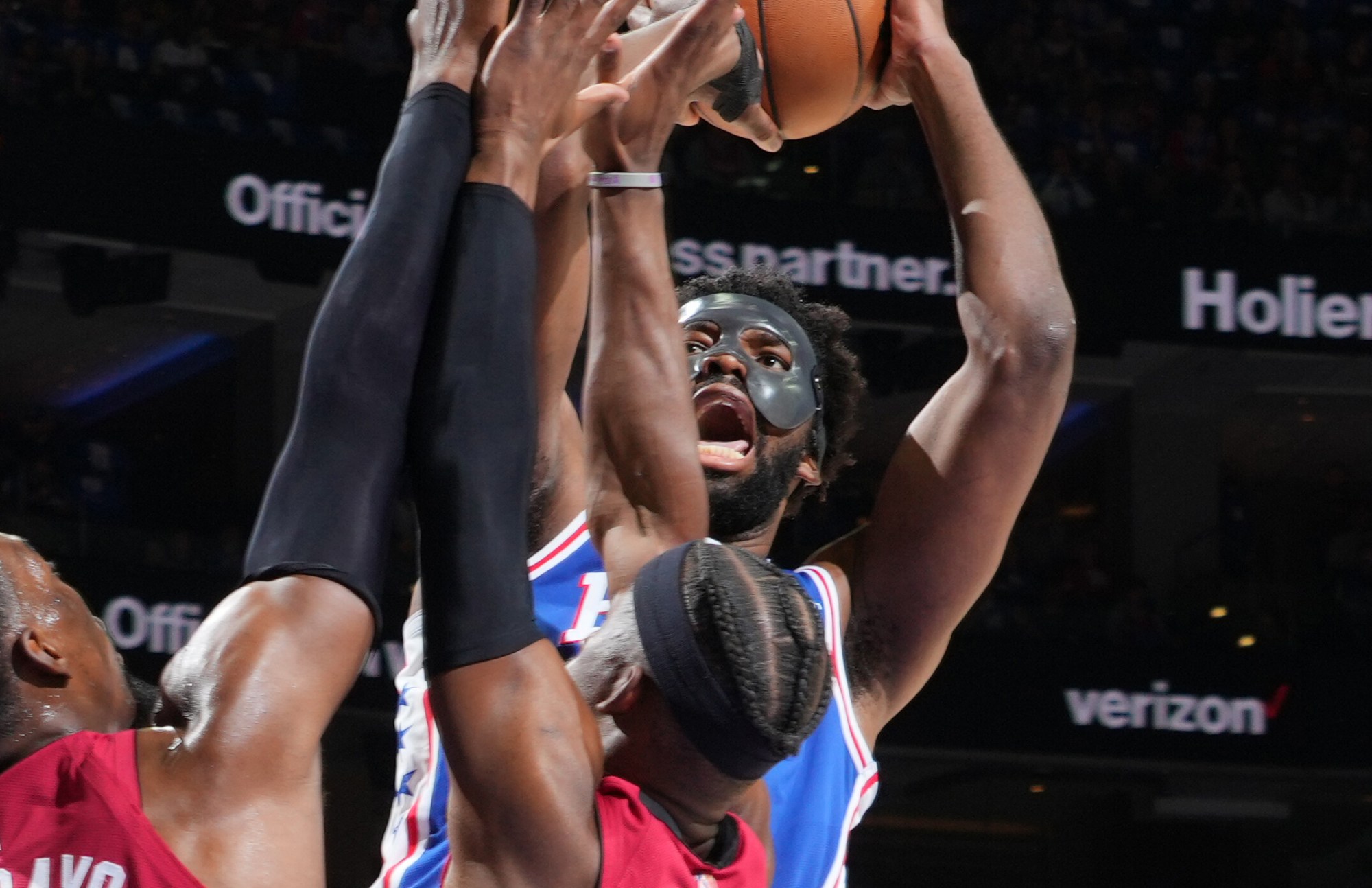 末节16分，狂轰31+7+9！哈登梦回巅峰，76人2休闲区蓝鸢梦想 - Www.slyday.coM