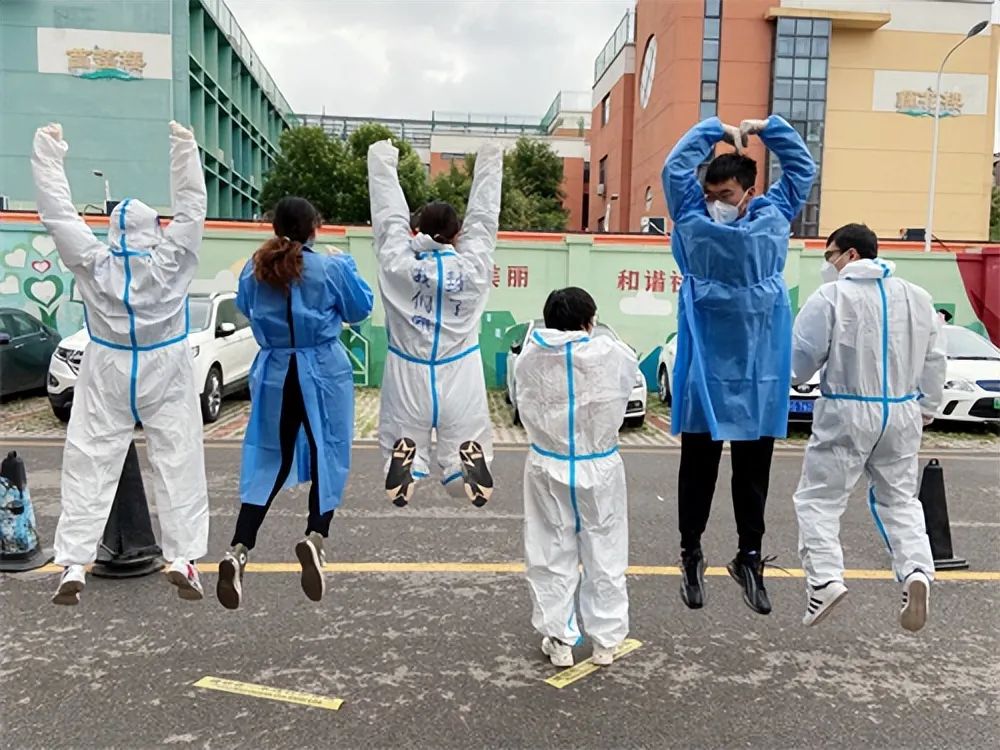 “这10天发生了很多感人的事儿”北京顺利解封的小区送上这样一封信→休闲区蓝鸢梦想 - Www.slyday.coM