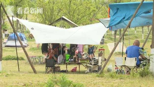 成都：亲子“客厅”摆上绿地  “公园城市”刮起“露营风”休闲区蓝鸢梦想 - Www.slyday.coM
