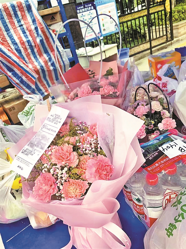 母亲节表孝心快递送花受欢迎