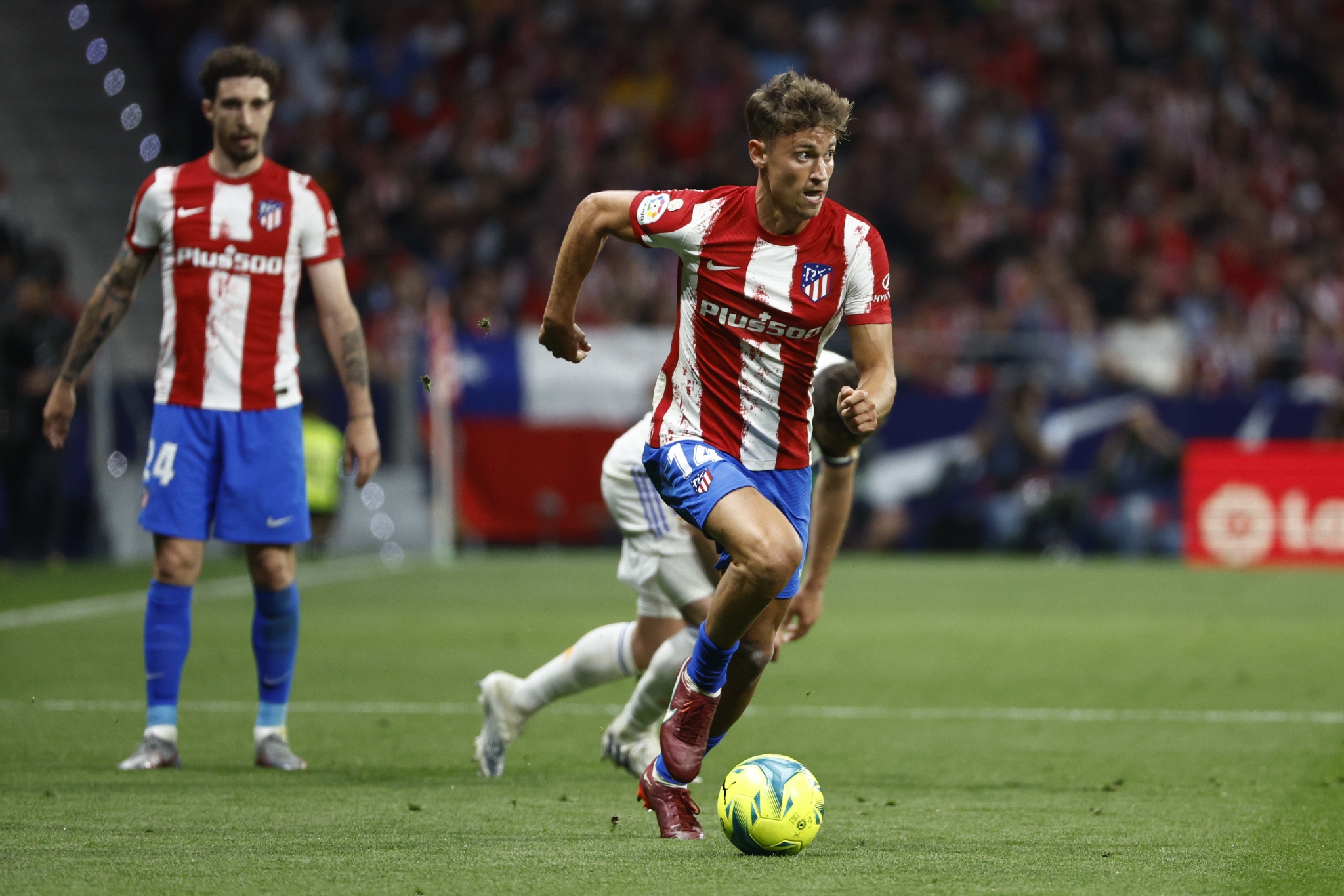 足球西甲联赛马德里竞技胜皇家马德里