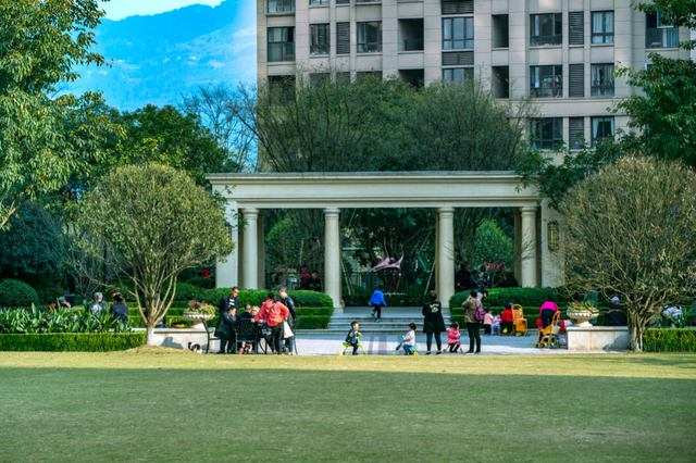 融创重庆今年将交付超3万套房欧麓花园城持续为6万业主兑现红利