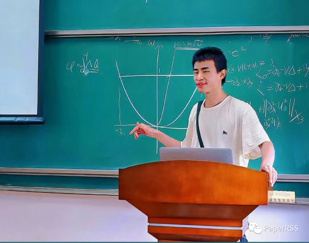 北大韦神现身校内食堂，据透露他换了智能手机，仍然一个人吃饭休闲区蓝鸢梦想 - Www.slyday.coM