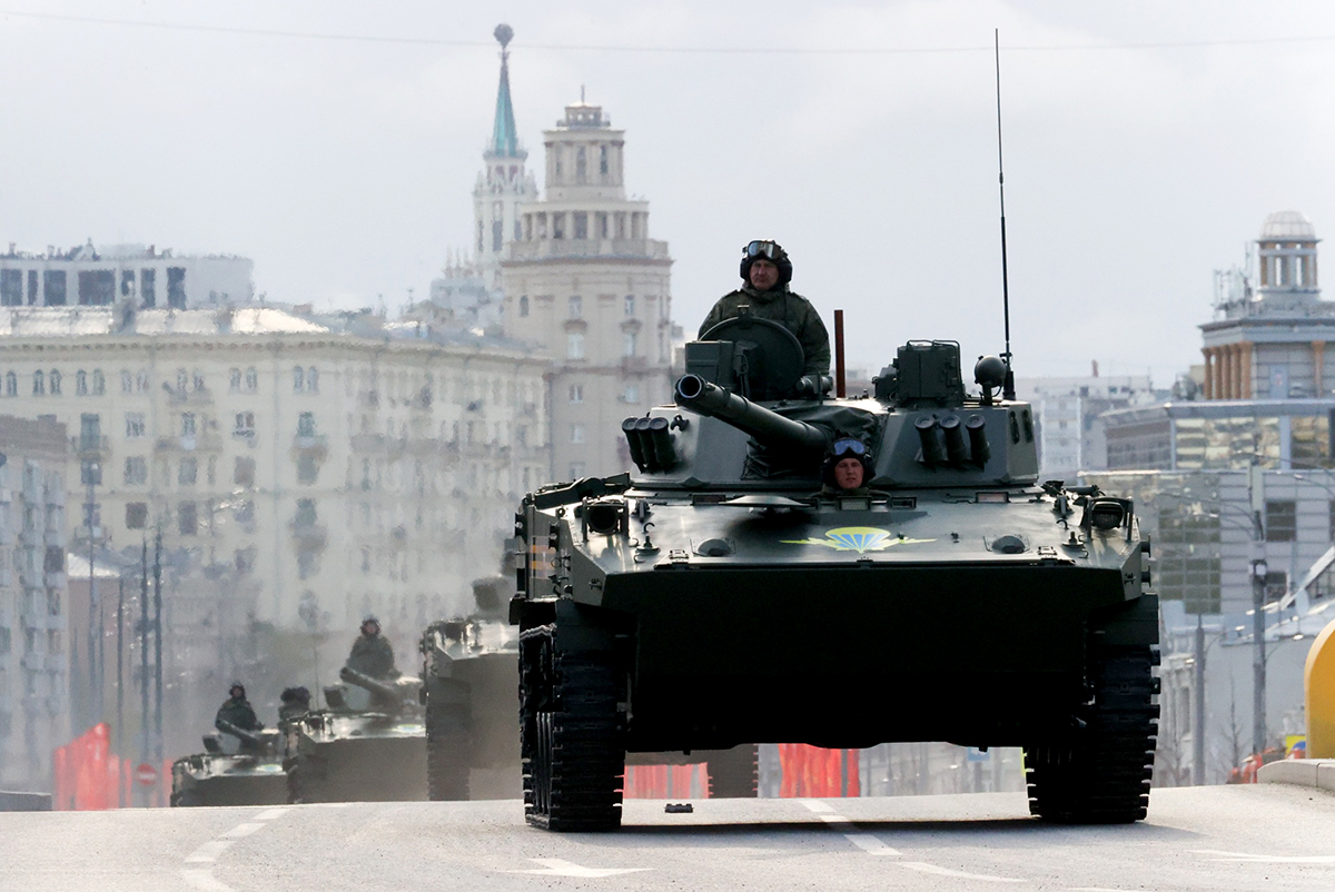 俄罗斯莫斯科, btr-mdm rakushka 装甲运兵车参加检阅