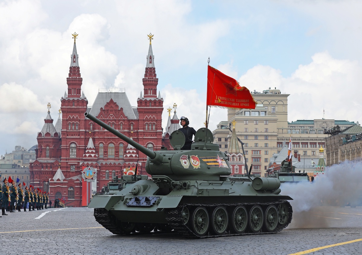 俄罗斯红场阅兵｜徒步方阵、现代化武器和军事技术装备亮相休闲区蓝鸢梦想 - Www.slyday.coM