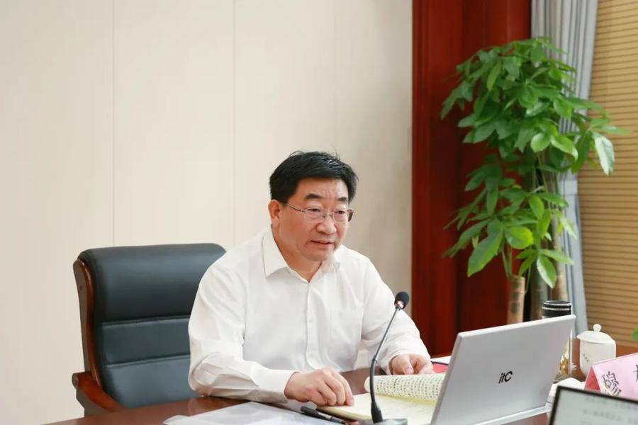 穆杰参加滨州中院解放思想大讨论专题研讨会