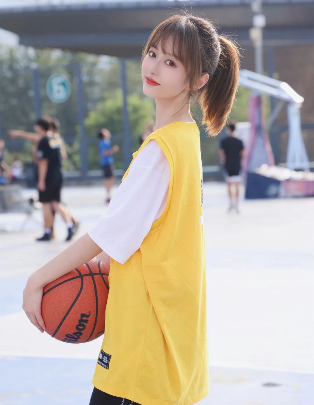 小七,你爱了吗?|小七|女主播|球迷_新浪新闻