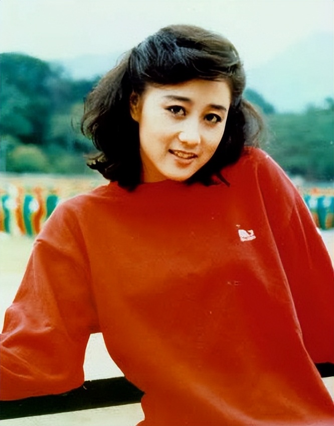 让李连杰苦等十年,非她不娶的利智,到底有何魅力?__财经头条