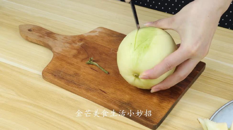 吃了18年香瓜才发现,香瓜还可以这样切,招待客人倍有面子,实用__财经
