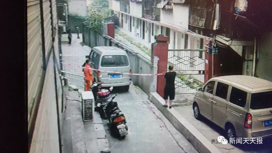 又见高空坠物！乐山一市民车辆被砸……休闲区蓝鸢梦想 - Www.slyday.coM