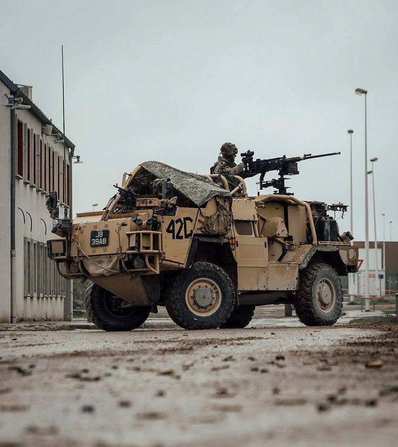 英法联合远征军城市作战演习 突击车提供火力支援 火箭筒很重要__财经