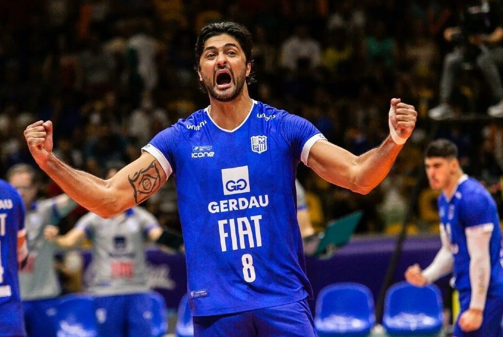 mvp洛佩兹巴西男排超级联赛克鲁塞罗第七次捧起冠军奖杯