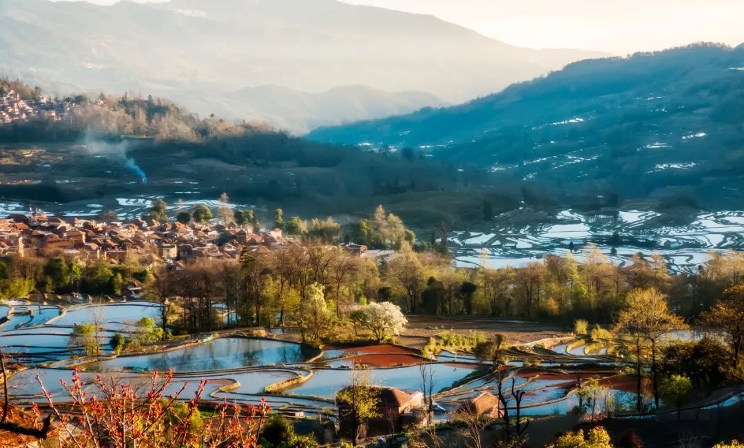 地区生产总值红河经济实力强劲红河有"料"北回归线横贯东西南与越南